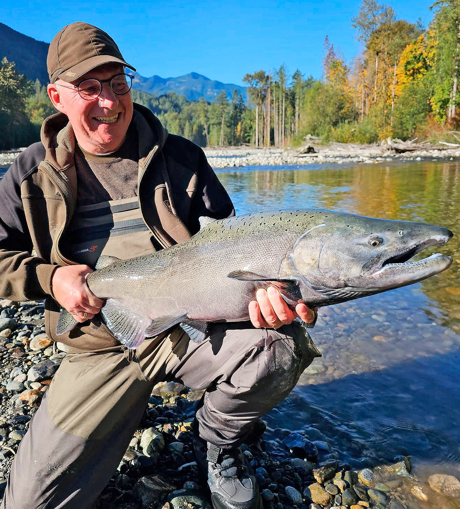 Fishingweeks in Chilliwack catching Salmon Chum Coho 8 % - fishingweeks